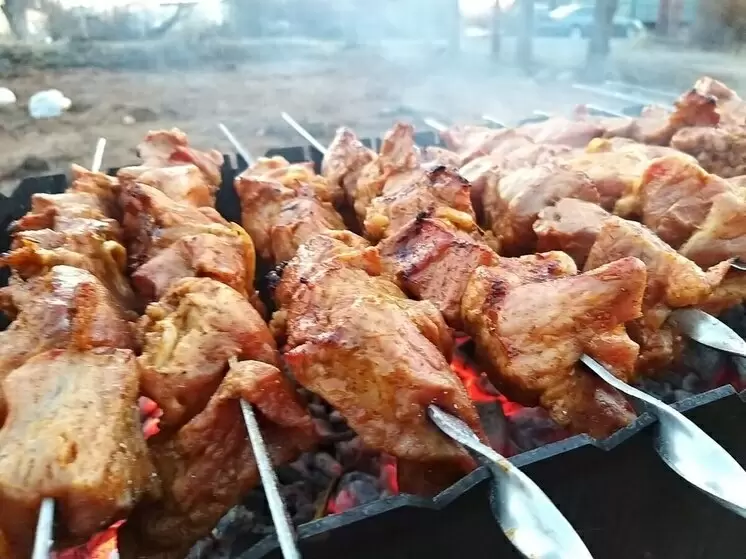 Как выбор пищи влияет на сон и суточный ритм