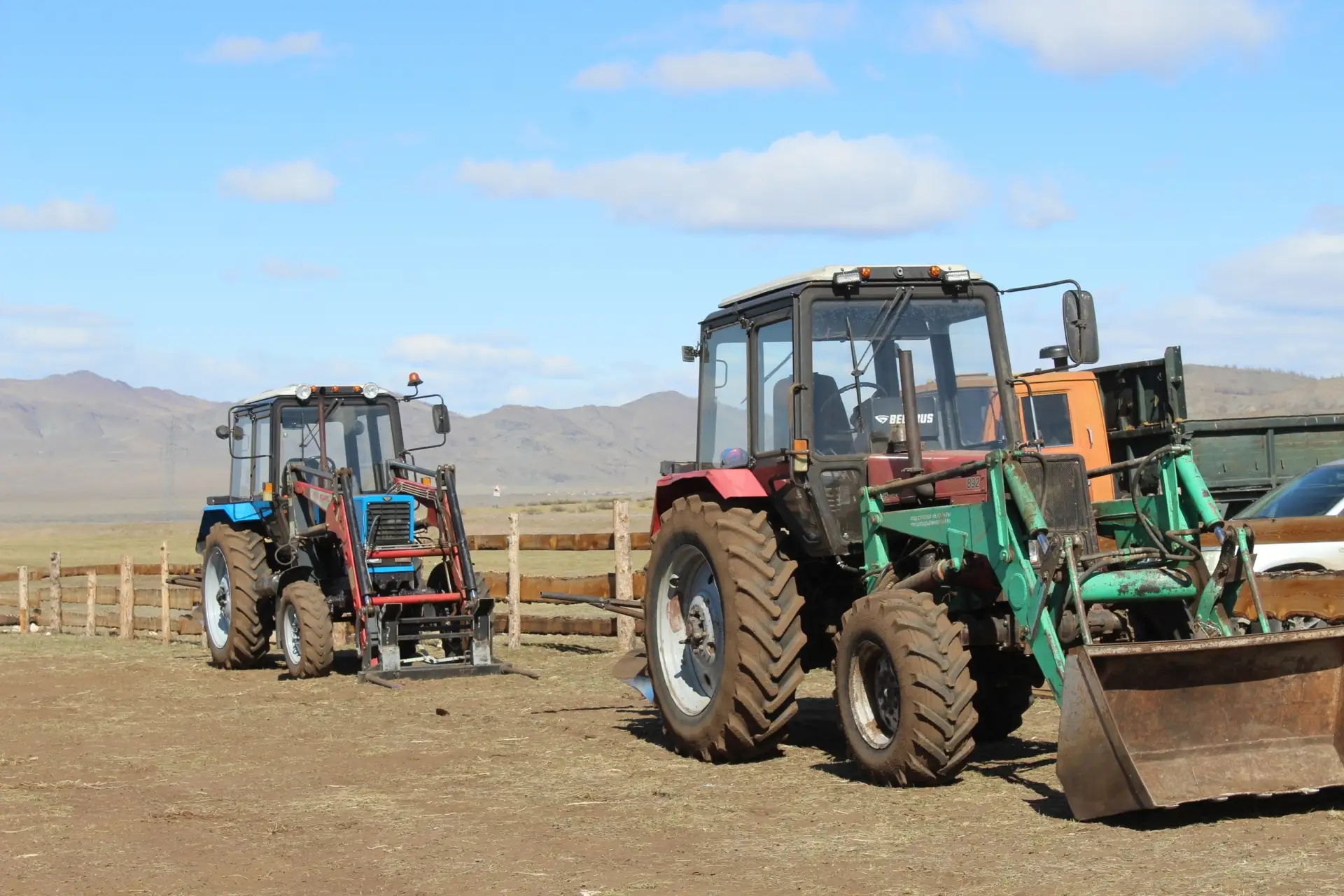 В Туве стартовала посевная кампания: первые гектары засеяны в Дзун-Хемчикском районе В Туве стартовала посевная кампания: первые гектары засеяны в Дзун-Хемчикском районе
