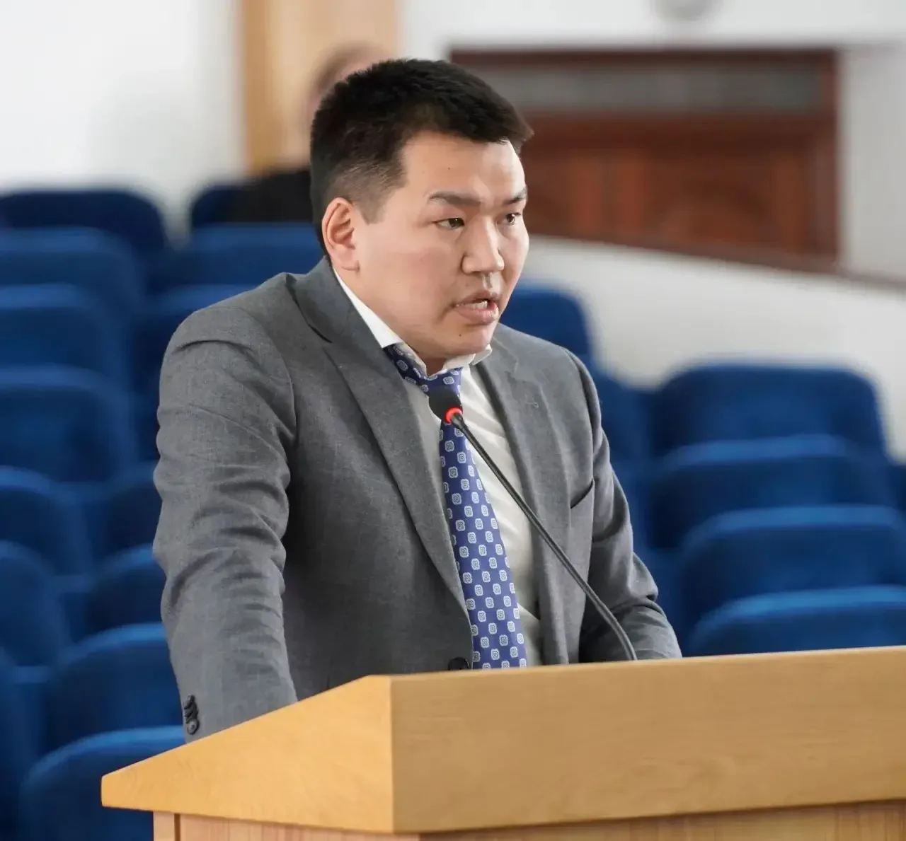 Владислав Ховалыг провел заседание Правительства по итогам работы Минмолодежи Тувы за 2025 год Владислав Ховалыг провел заседание Правительства по итогам работы Минмолодежи Тувы за 2025 год