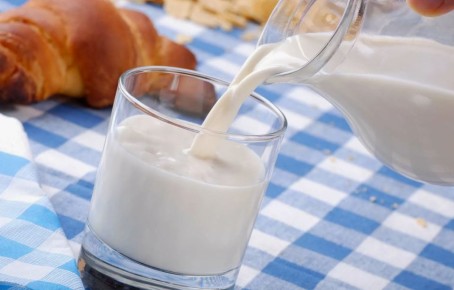 Как выбрать качественное молоко: секреты и советы