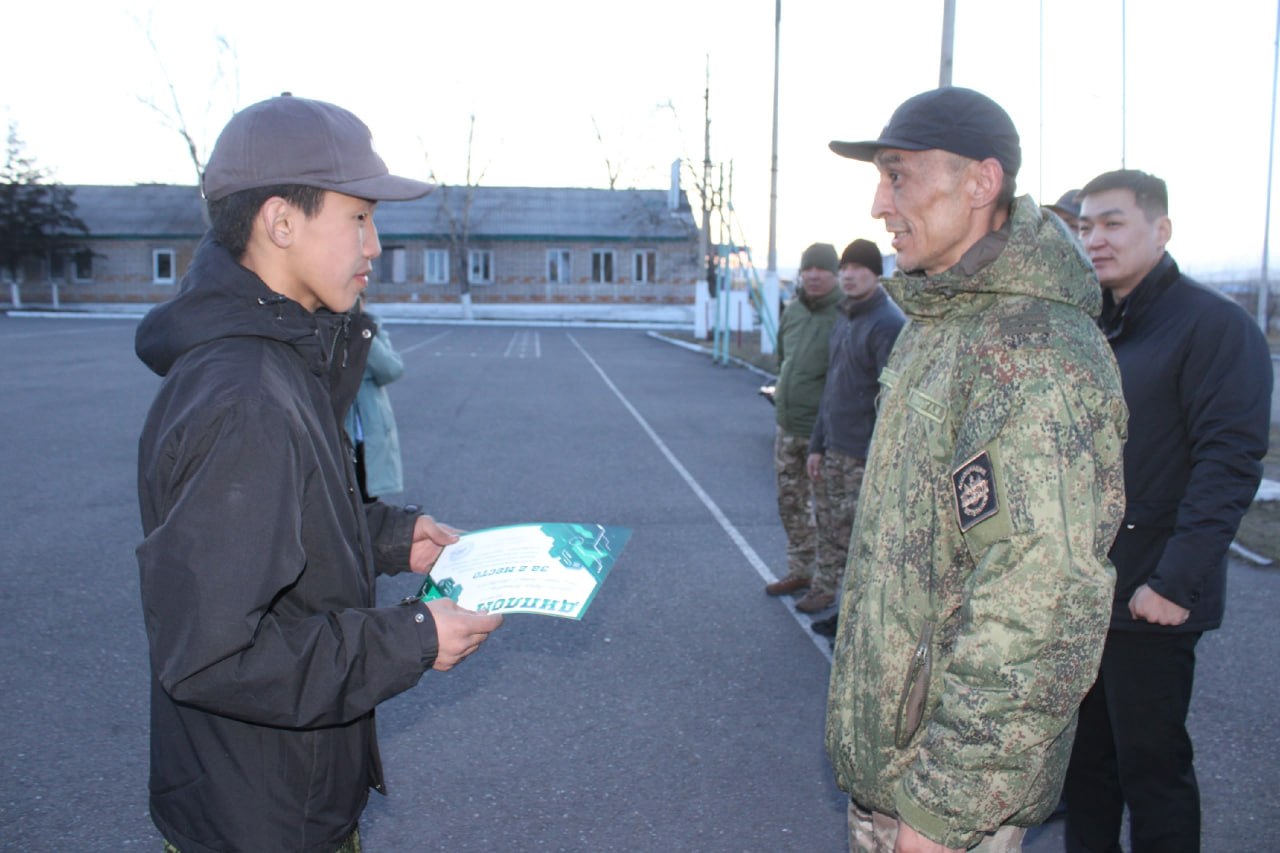 Ветераны СВО выступили наставниками и судьями на муниципальном этапе «Зарницы 2.0» в Кызыле Ветераны СВО выступили наставниками и судьями на муниципальном этапе «Зарницы 2.0» в Кызыле