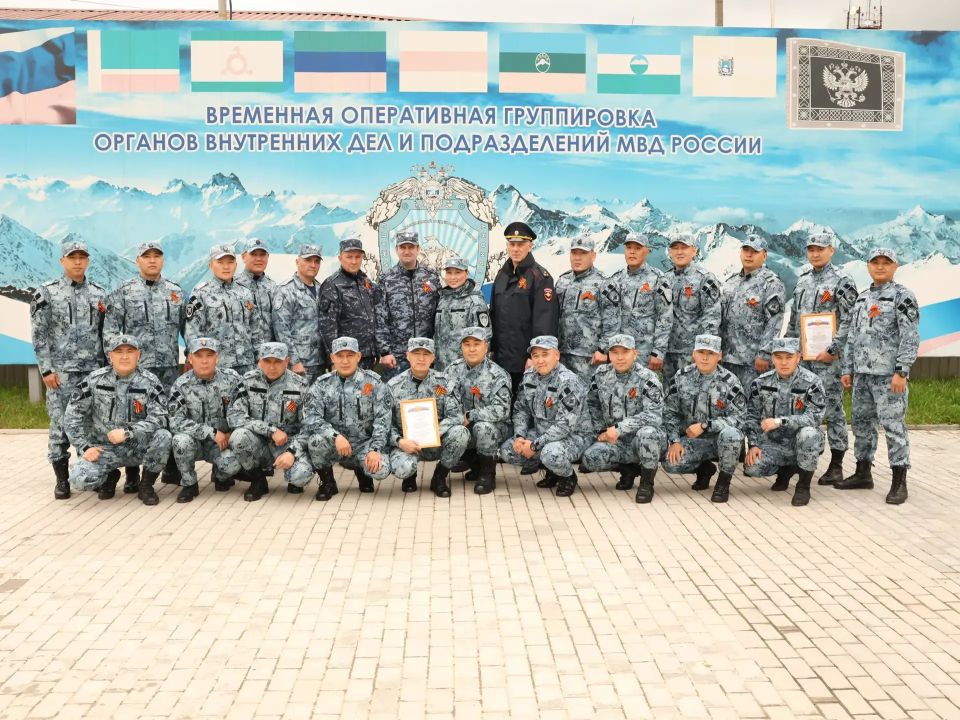 Заместитель министра внутренних дел по Республике Тыва Евгений Карпушкин посетил сводный отряд регионального ведомства, несущий службу в Чеченской Республике Заместитель министра внутренних дел по Республике Тыва Евгений Карпушкин посетил сводный отряд регионального ведомства, несущий службу в Чеченской Республике