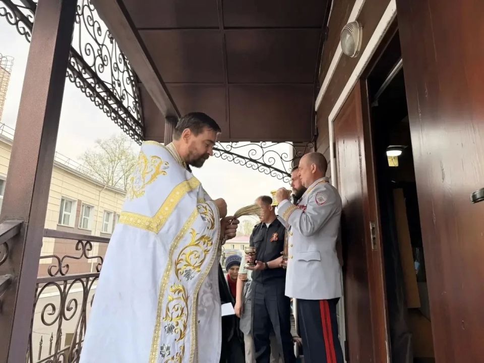 В день памяти Георгия Победоносца руководитель и личный состав МВД по Республике Тыва приняли участие в престольном празднике храма г. Кызыла В день памяти Георгия Победоносца руководитель и личный состав МВД по Республике Тыва приняли участие в престольном празднике храма г. Кызыла