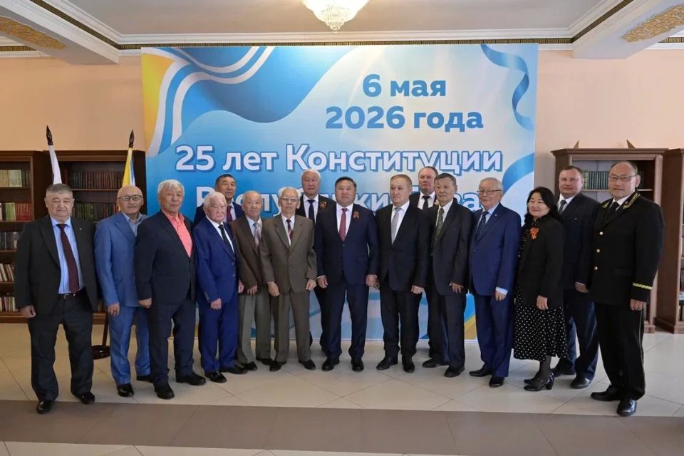 Владислав Ховалыг: 25 лет назад, 6 мая 2001 года, на всенародном референдуме был принят наш Основной закон - Конституция Республики Тыва Владислав Ховалыг: 25 лет назад, 6 мая 2001 года, на всенародном референдуме был принят наш Основной закон - Конституция Республики Тыва