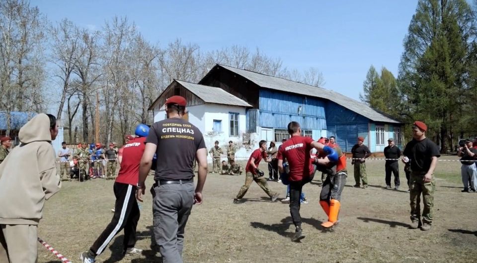 В Туве завершился военно-патриотический сбор «Тува — родина храбрых»: восемь участников получили специальные жетоны