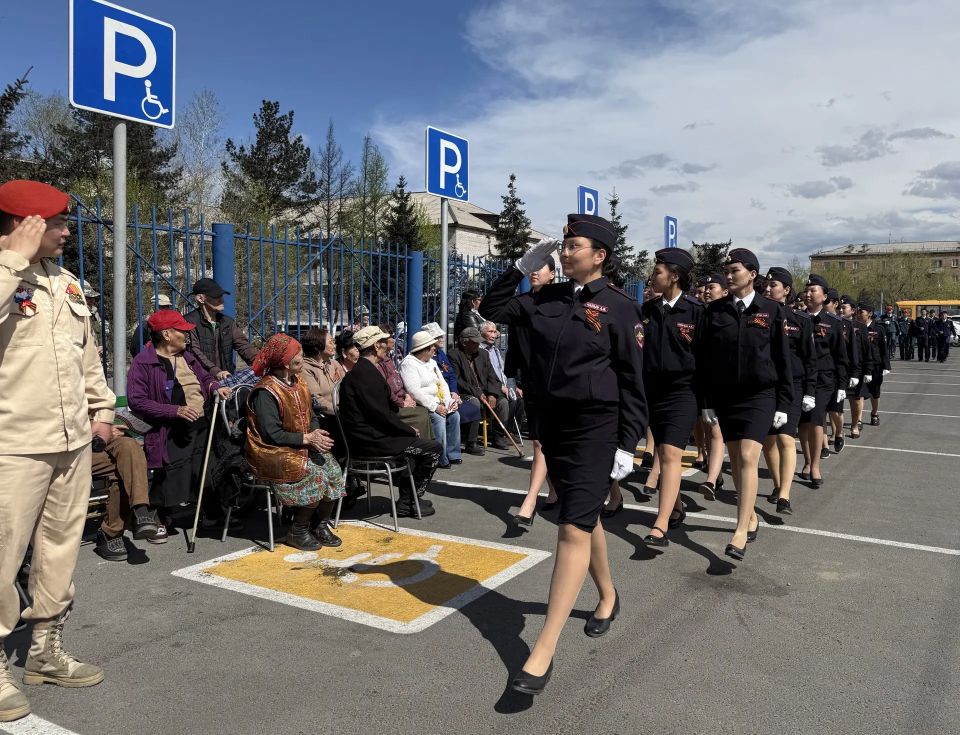 В канун 81-й годовщины Победы сотрудники и кадеты следственного управления поздравили ветеранов подшефного учреждения В канун 81-й годовщины Победы сотрудники и кадеты следственного управления поздравили ветеранов подшефного учреждения