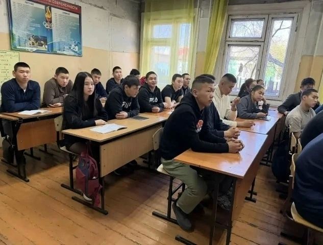Келир ени кш-культура башкыларынга лекцияны номчаан Келир ени кш-культура башкыларынга лекцияны номчаан