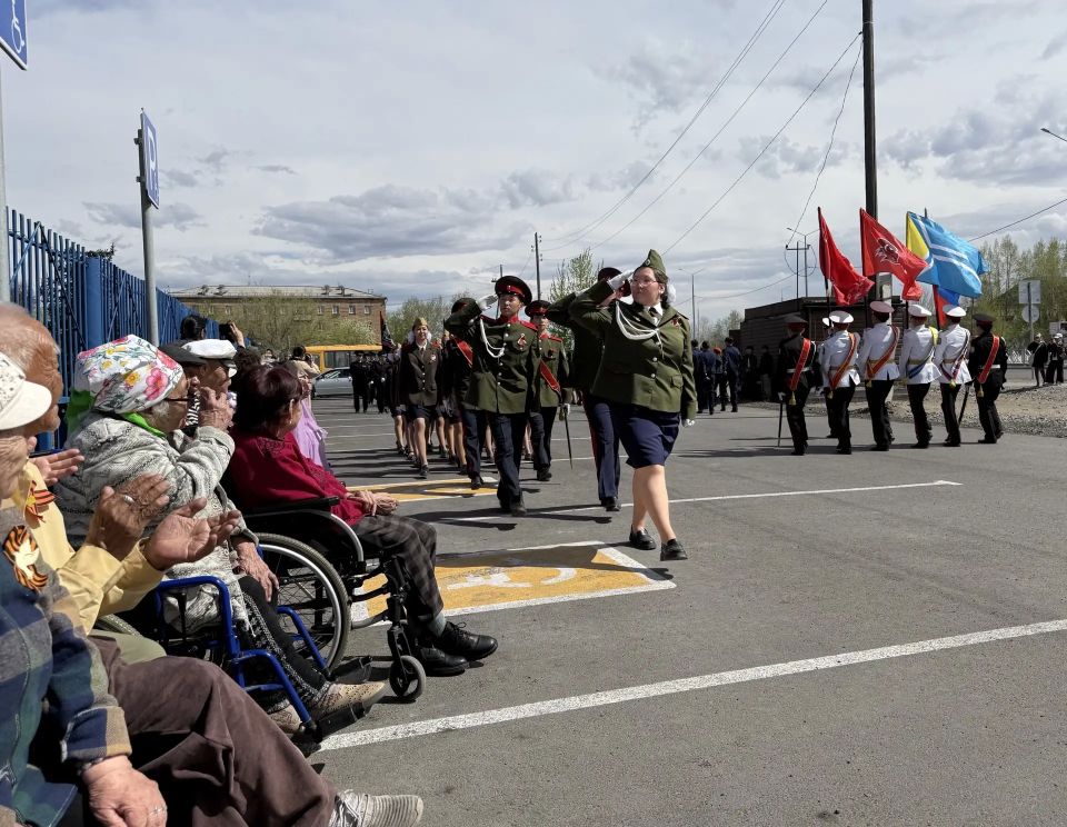 В канун 81-й годовщины Победы сотрудники и кадеты следственного управления поздравили ветеранов подшефного учреждения В канун 81-й годовщины Победы сотрудники и кадеты следственного управления поздравили ветеранов подшефного учреждения