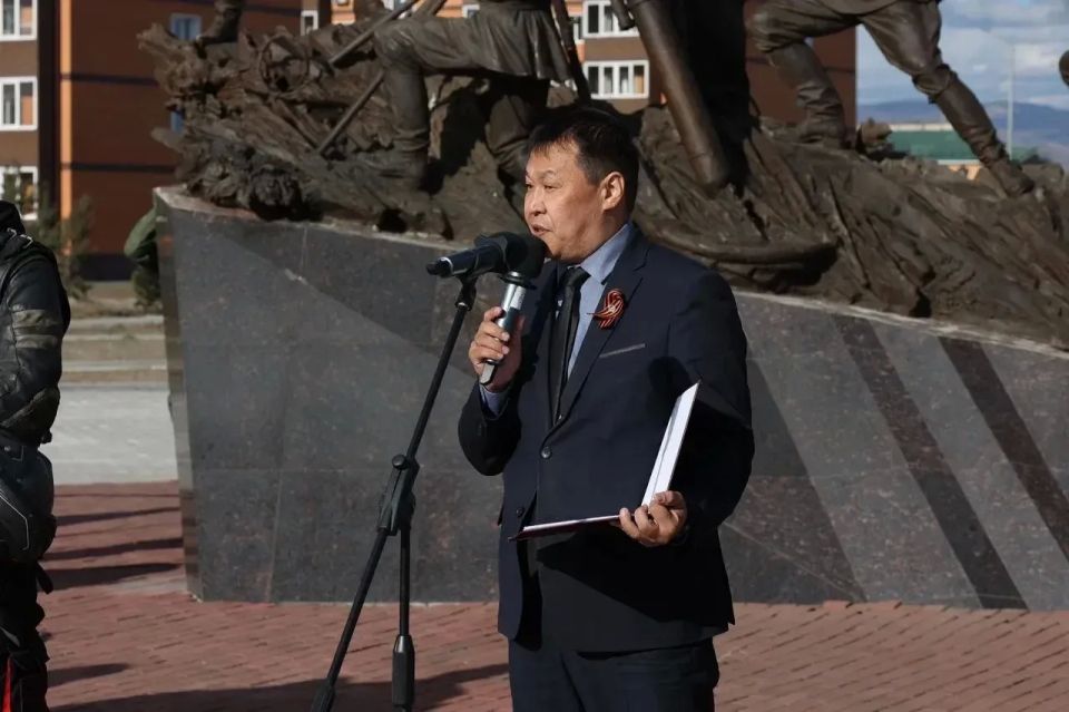 Тува присоединилась к патриотической акции «Русский вальс Победы» Тува присоединилась к патриотической акции «Русский вальс Победы»
