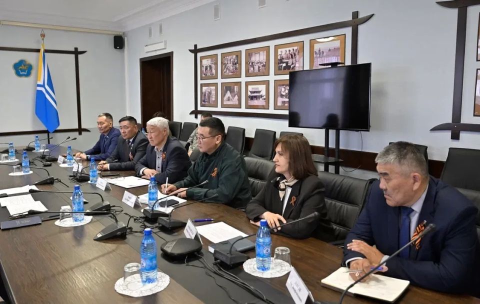 Владислав Ховалыг: Встретился с однопартийцами Владислав Ховалыг: Встретился с однопартийцами