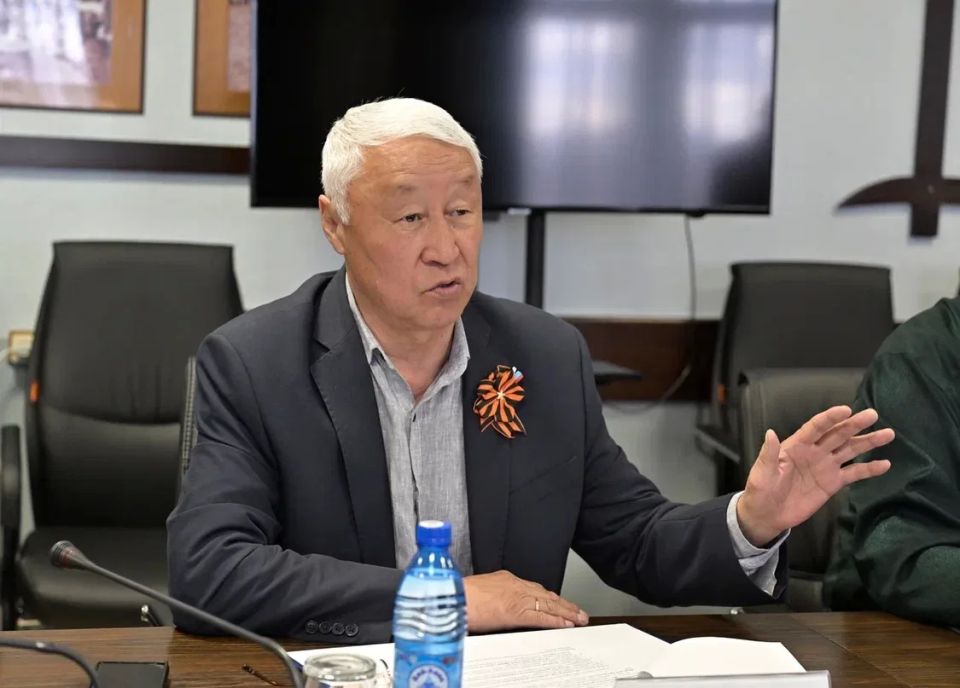 Владислав Ховалыг: Встретился с однопартийцами Владислав Ховалыг: Встретился с однопартийцами
