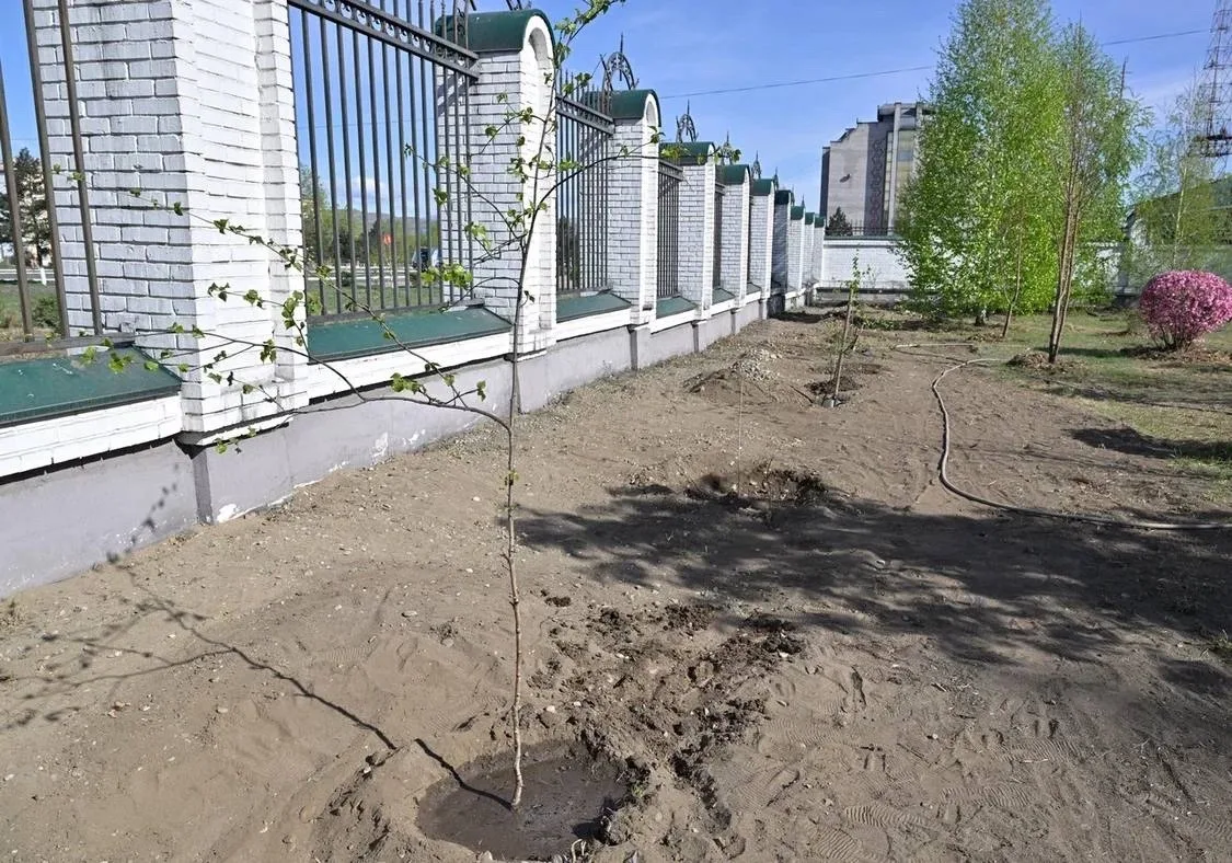 Глава Тувы Владислав Ховалыг проинспектировал объекты столицы республики, на которых сейчас в разгаре строительные и ремонтные работы Глава Тувы Владислав Ховалыг проинспектировал объекты столицы республики, на которых сейчас в разгаре строительные и ремонтные работы