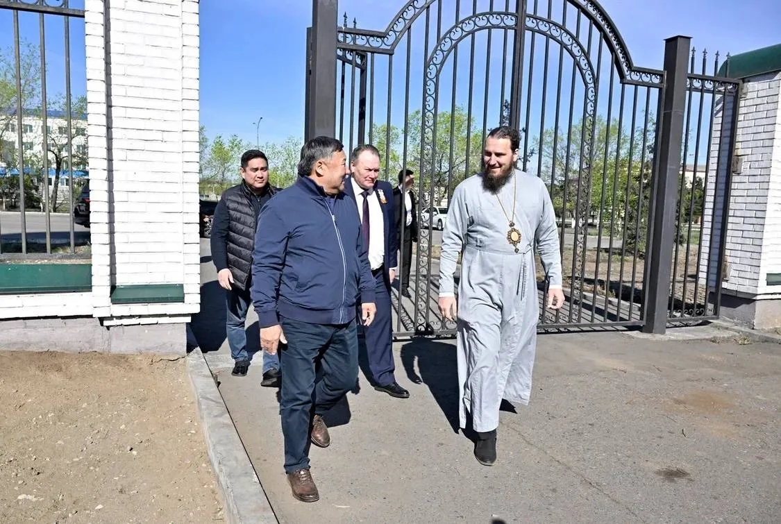 Глава Тувы Владислав Ховалыг проинспектировал объекты столицы республики, на которых сейчас в разгаре строительные и ремонтные работы Глава Тувы Владислав Ховалыг проинспектировал объекты столицы республики, на которых сейчас в разгаре строительные и ремонтные работы