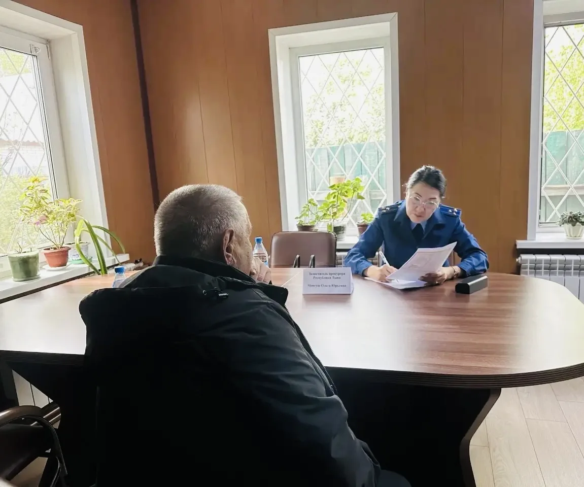 Заместитель прокурора республики Ольга Монгуш в ходе рабочей поездки в Каа-Хемский район провела прием граждан Заместитель прокурора республики Ольга Монгуш в ходе рабочей поездки в Каа-Хемский район провела прием граждан