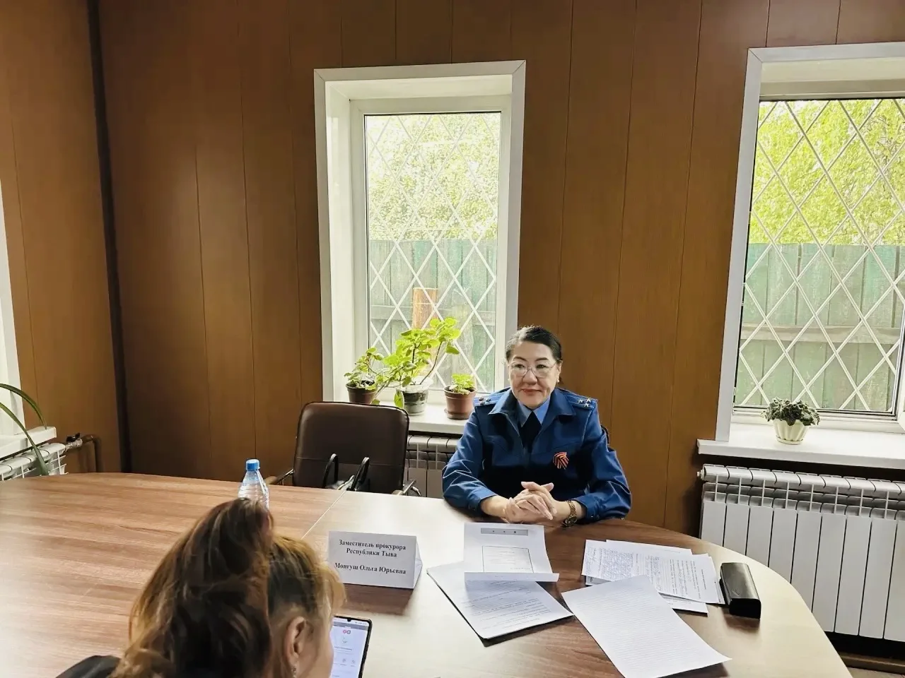 Заместитель прокурора республики Ольга Монгуш в ходе рабочей поездки в Каа-Хемский район провела прием граждан