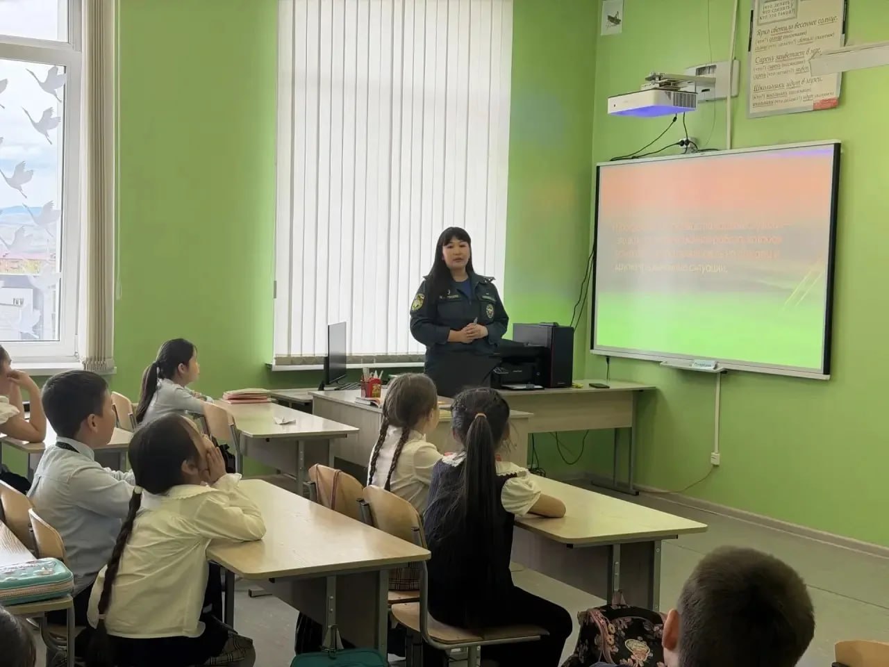 В школе №19 г. Кызыла родители стали наставниками для младшеклассников в рамках проекта «Живые уроки труда» В школе №19 г. Кызыла родители стали наставниками для младшеклассников в рамках проекта «Живые уроки труда»