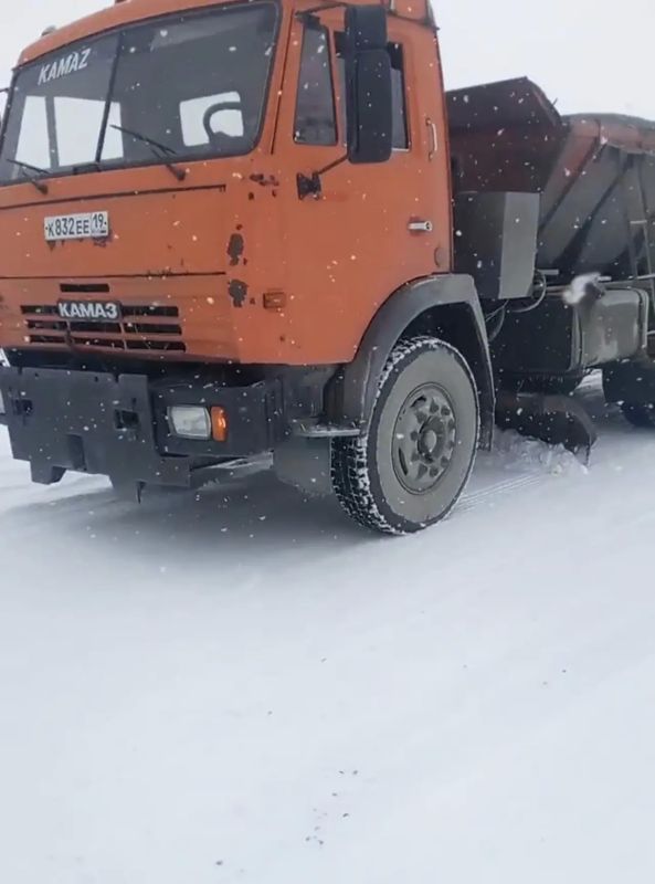 Водителей Тувы призывают к осторожности из-за снега и дождя Водителей Тувы призывают к осторожности из-за снега и дождя