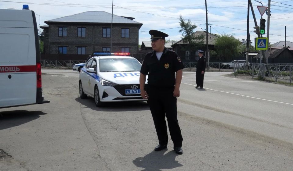Сотрудники полиции обеспечили охрану общественного порядка во время крестного хода с иконой Пресвятой Богородицы «Неупиваемая Чаша» Сотрудники полиции обеспечили охрану общественного порядка во время крестного хода с иконой Пресвятой Богородицы «Неупиваемая Чаша»