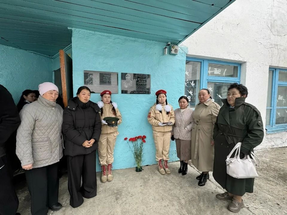 Биче сержант Шолбан-оол Кууларны чырык адын сактып Биче сержант Шолбан-оол Кууларны чырык адын сактып