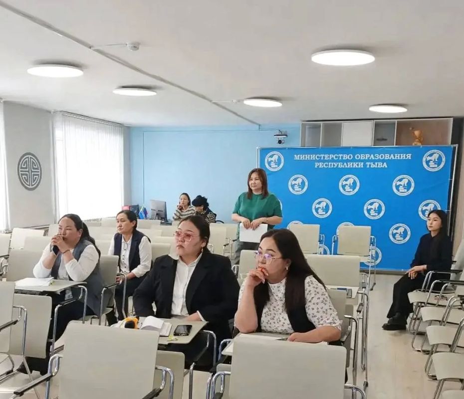 Владислав Ховалыг: Сегодня в Туве впервые отмечается День работника опеки и попечительства Владислав Ховалыг: Сегодня в Туве впервые отмечается День работника опеки и попечительства