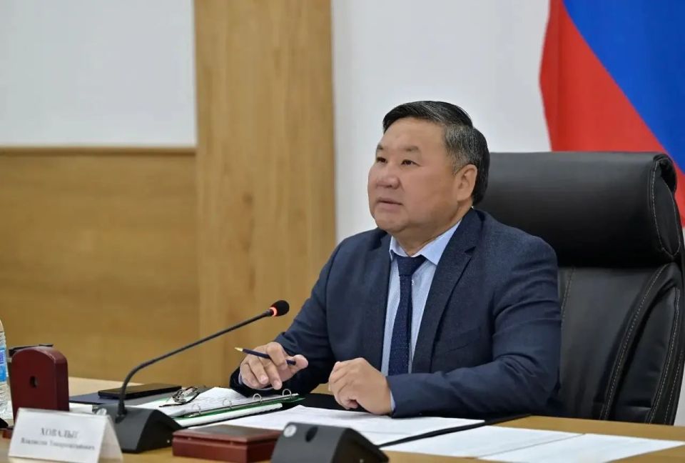 Владислав Ховалыг поручил усилить акарицидную обработку парков и детских лагерей Владислав Ховалыг поручил усилить акарицидную обработку парков и детских лагерей