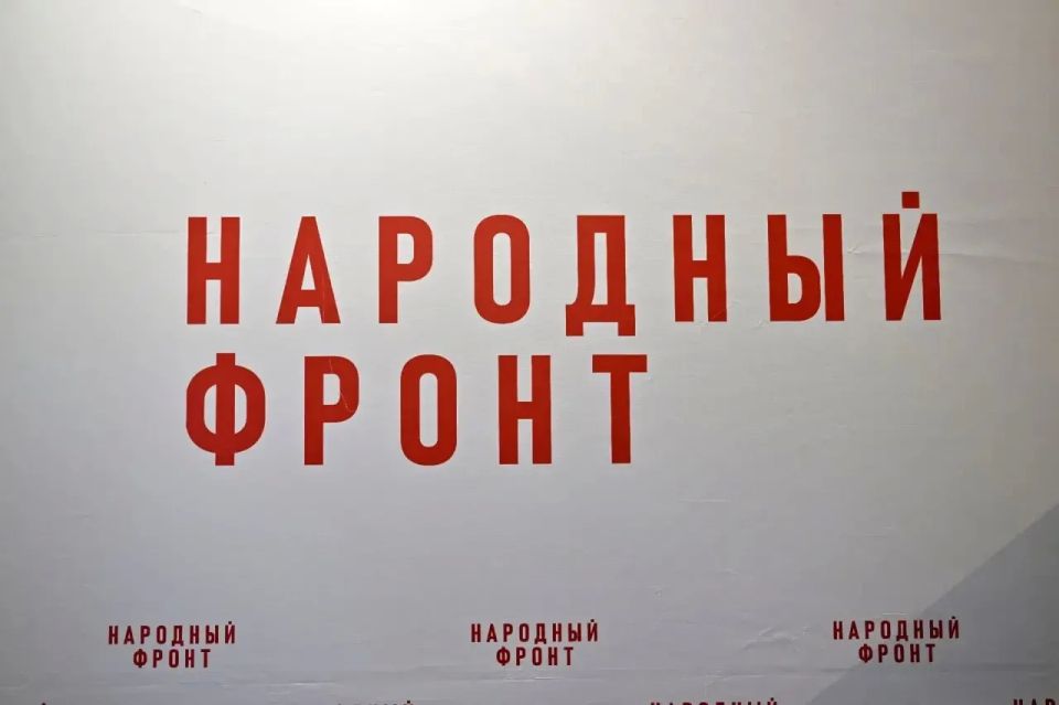 Владислав Ховалыг: Посетил отделение Народного фронта, пообщался с волонтерами Владислав Ховалыг: Посетил отделение Народного фронта, пообщался с волонтерами