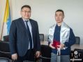 Министр энергетики Тувы наградил Героя России памятной медалью и обсудил его будущее в отрасли