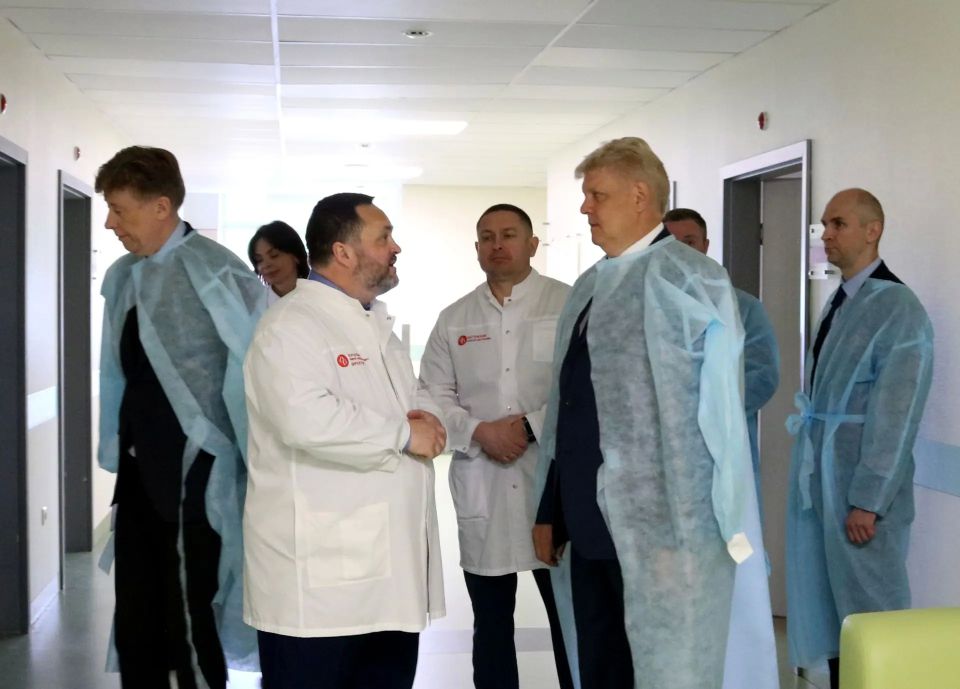 Полномочный представитель Президента Российской Федерации в Сибирском федеральном округе Анатолий Серышев совершил рабочую поездку в Федеральное государственное бюджетное учреждение «Новосибирский научно-исследовательский... Полномочный представитель Президента Российской Федерации в Сибирском федеральном округе Анатолий Серышев совершил рабочую поездку в Федеральное государственное бюджетное учреждение «Новосибирский научно-исследовательский...