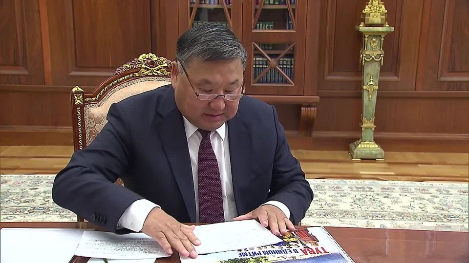 Владислав Ховалыг: Доложил Президенту России Владимиру Владимировичу Путину о социальноэкономическом развитии Тувы