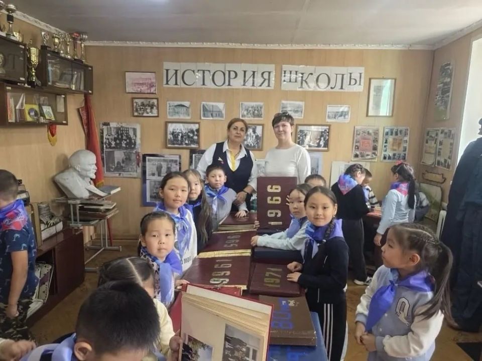 Из садика в школу: будущие первоклассники Кызыла познакомились с историей родного края Из садика в школу: будущие первоклассники Кызыла познакомились с историей родного края