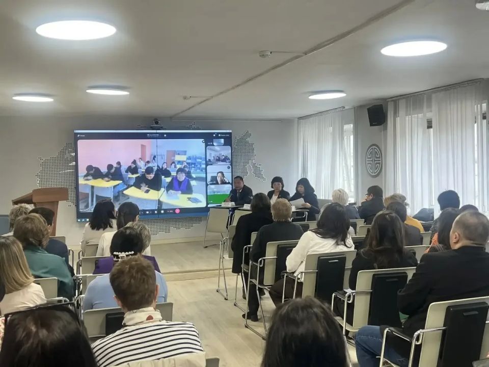 В Туве состоялся республиканский семинар по профилактике девиантного поведения подростков В Туве состоялся республиканский семинар по профилактике девиантного поведения подростков