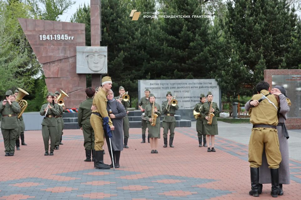 В Туве состоялась премьера первого иммерсивного спектакля «Молитва матери» В Туве состоялась премьера первого иммерсивного спектакля «Молитва матери»