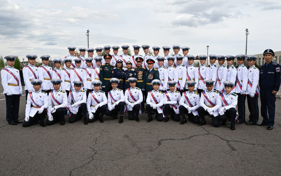 Последний звонок в Кызылском президентском кадетском училище: выпуск 2026 года отправляется навстречу мечтам Последний звонок в Кызылском президентском кадетском училище: выпуск 2026 года отправляется навстречу мечтам
