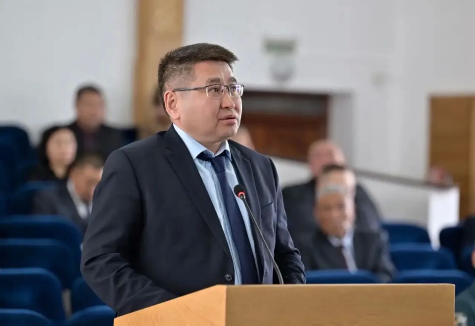 Владислав Ховалыг: На аппаратном совещании обсудили итоги встречи с Владимиром Владимировичем Путиным Владислав Ховалыг: На аппаратном совещании обсудили итоги встречи с Владимиром Владимировичем Путиным
