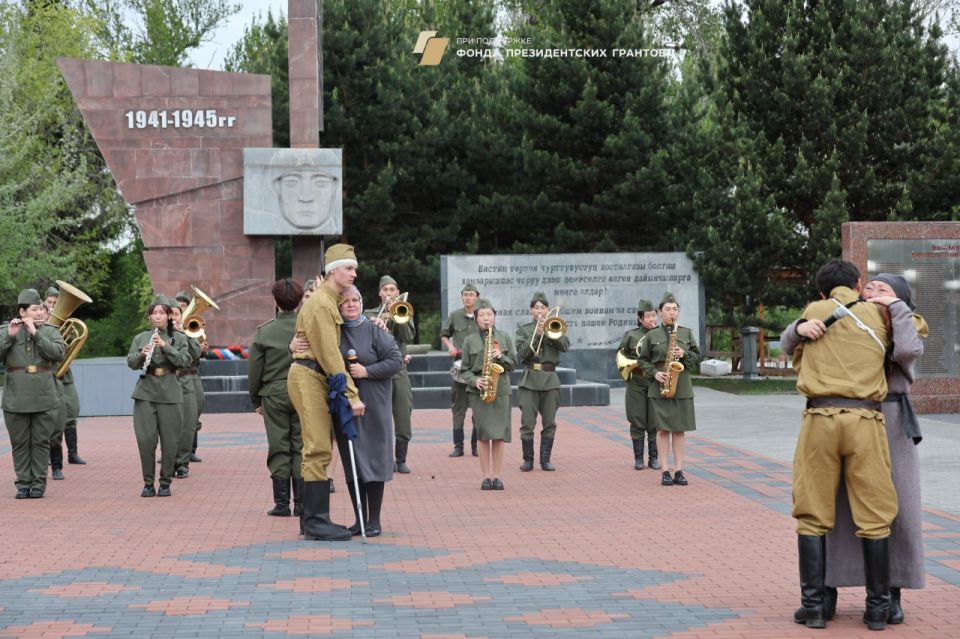 В Туве состоялась премьера первого иммерсивного спектакля «Молитва матери» В Туве состоялась премьера первого иммерсивного спектакля «Молитва матери»