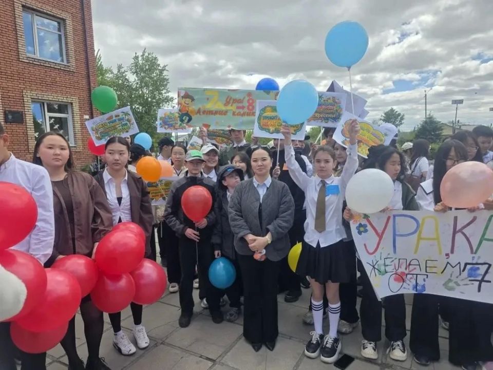 Линейки «Ура, каникулы!» прошли в школах Тувы Линейки «Ура, каникулы!» прошли в школах Тувы