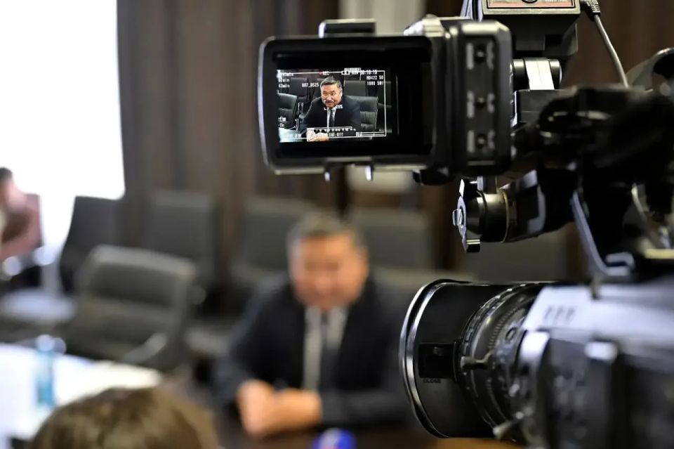 Владислав Ховалыг: Встретился с представителями ведущих СМИ Тувы Владислав Ховалыг: Встретился с представителями ведущих СМИ Тувы