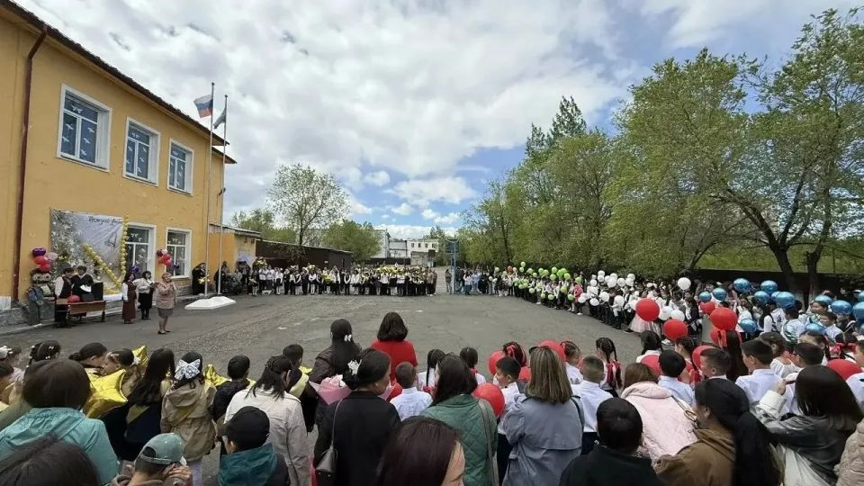Линейки «Ура, каникулы!» прошли в школах Тувы Линейки «Ура, каникулы!» прошли в школах Тувы
