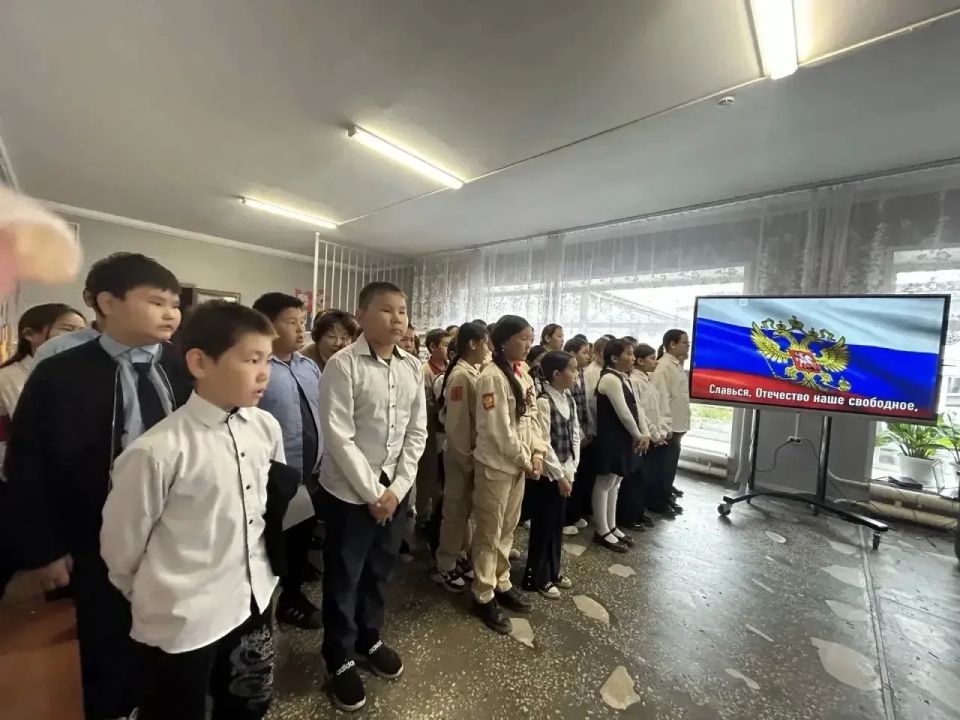 Линейки «Ура, каникулы!» прошли в школах Тувы Линейки «Ура, каникулы!» прошли в школах Тувы