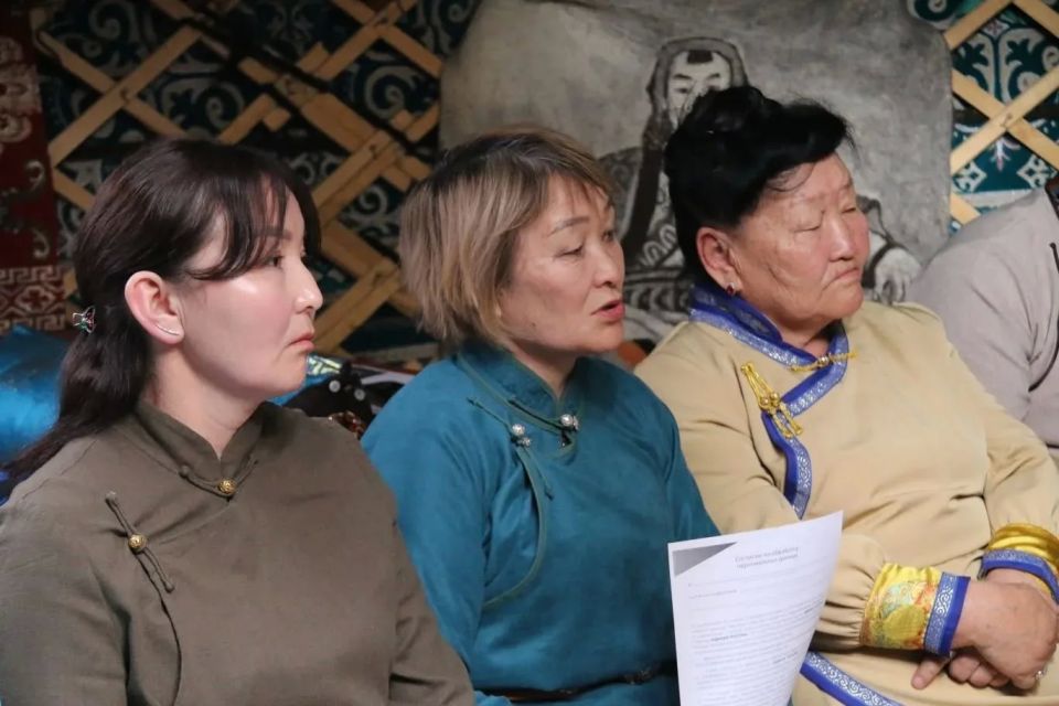Депутаты Верховного Хурала Тувы провели встречу с жителями Монгун-Тайгинского района Депутаты Верховного Хурала Тувы провели встречу с жителями Монгун-Тайгинского района