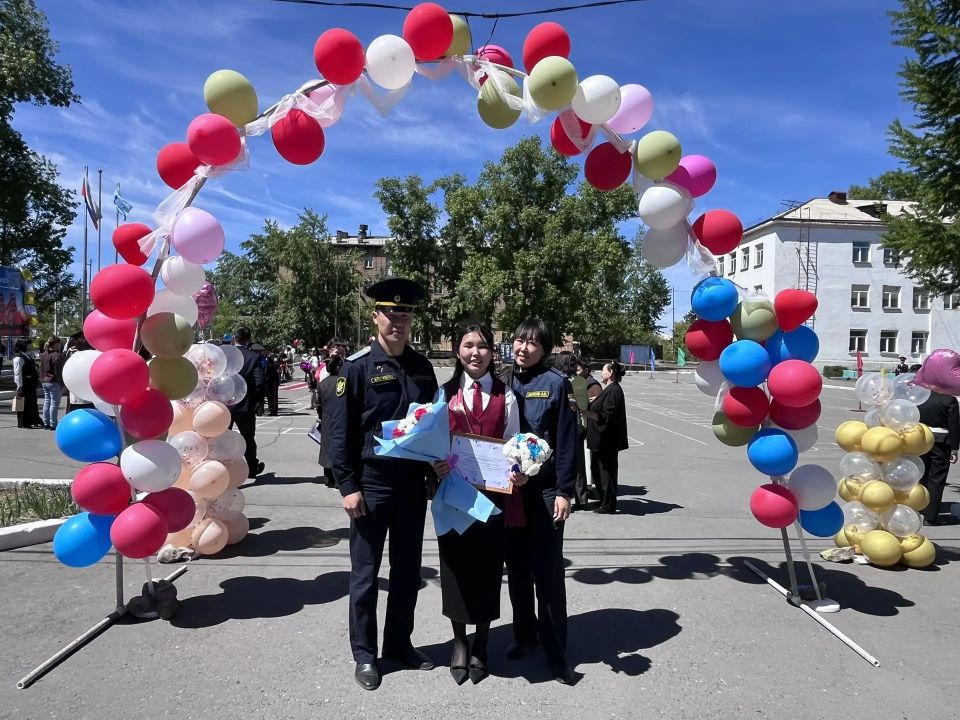 Последний звонок — трогательный и важный день для каждого выпускника