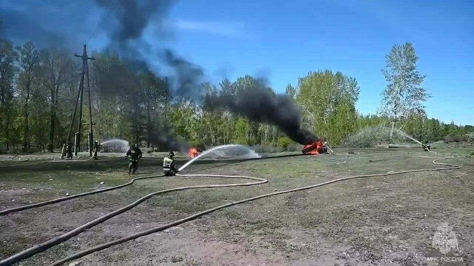 Огненный рубеж: в Барун-Хемчикском районе Тувы отрабатывали спасение села от лесного пожара