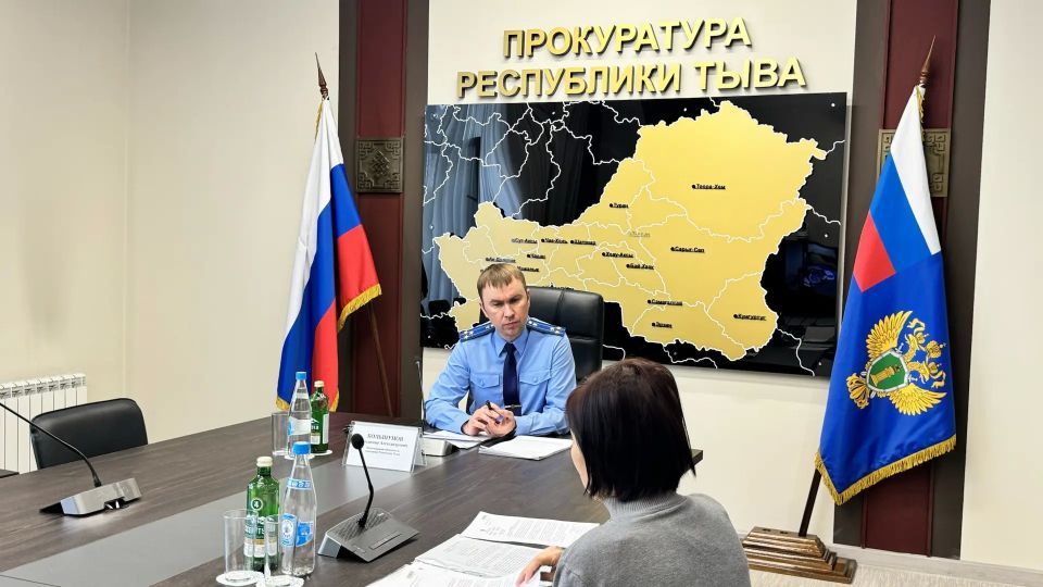 Исполняющий обязанности прокурора республики Владимир Большунов провел личный прием предпринимателей