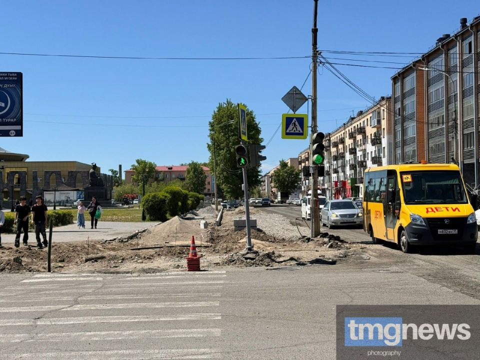 Масштабная реконструкция: в Кызыле обновят более 11 км дорог Масштабная реконструкция: в Кызыле обновят более 11 км дорог