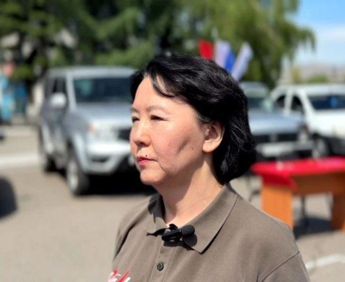 УФСИН Тувы передало автомобили для бывших сотрудников в зону СВО УФСИН Тувы передало автомобили для бывших сотрудников в зону СВО