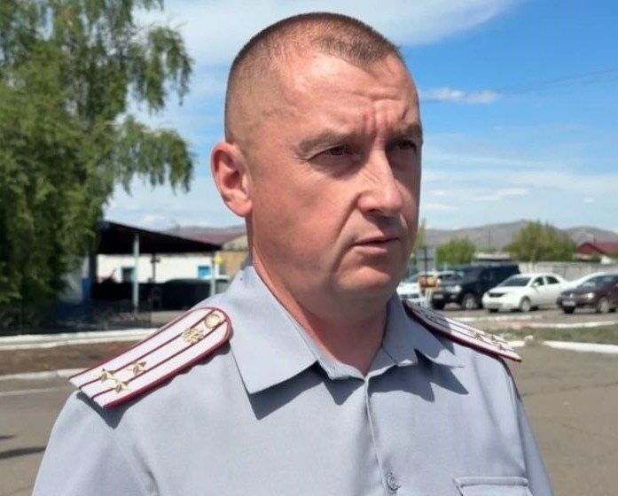 УФСИН Тувы передало автомобили для бывших сотрудников в зону СВО УФСИН Тувы передало автомобили для бывших сотрудников в зону СВО