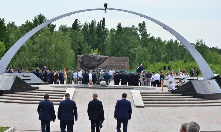 Анатолий Серышев принял участие в церемонии открытия мемориала сотрудникам органов безопасности Анатолий Серышев принял участие в церемонии открытия мемориала сотрудникам органов безопасности