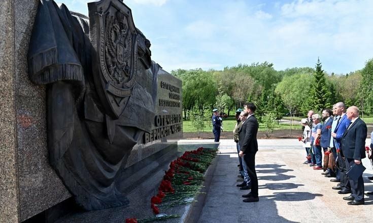 Анатолий Серышев принял участие в церемонии открытия мемориала сотрудникам органов безопасности Анатолий Серышев принял участие в церемонии открытия мемориала сотрудникам органов безопасности