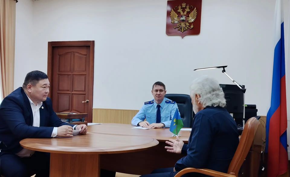 Сегодня Западно-Сибирский транспортный прокурор Илья Викторович Сухоносов провел выездной личный прием граждан Красноярского края и Республики Тыва