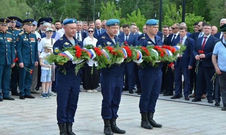 Анатолий Серышев принял участие в церемонии открытия мемориала сотрудникам органов безопасности Анатолий Серышев принял участие в церемонии открытия мемориала сотрудникам органов безопасности